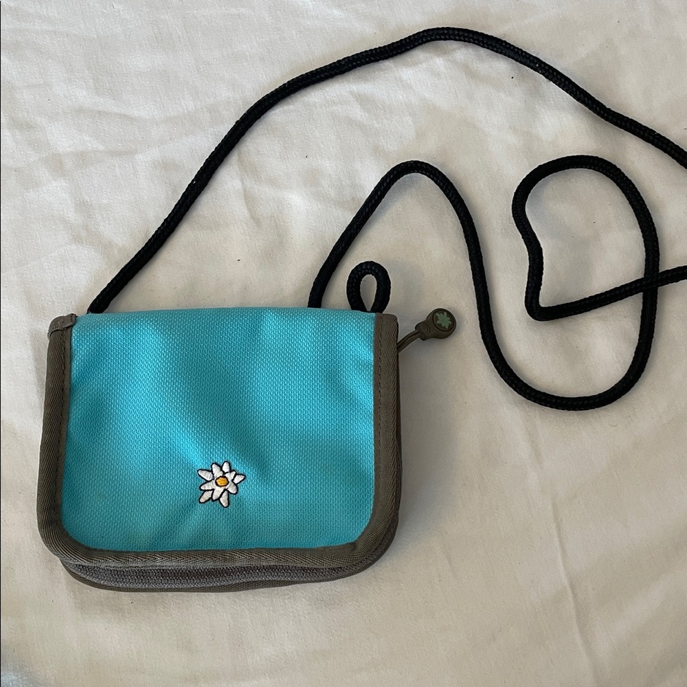 Sherpani ZOE wallet crossbody